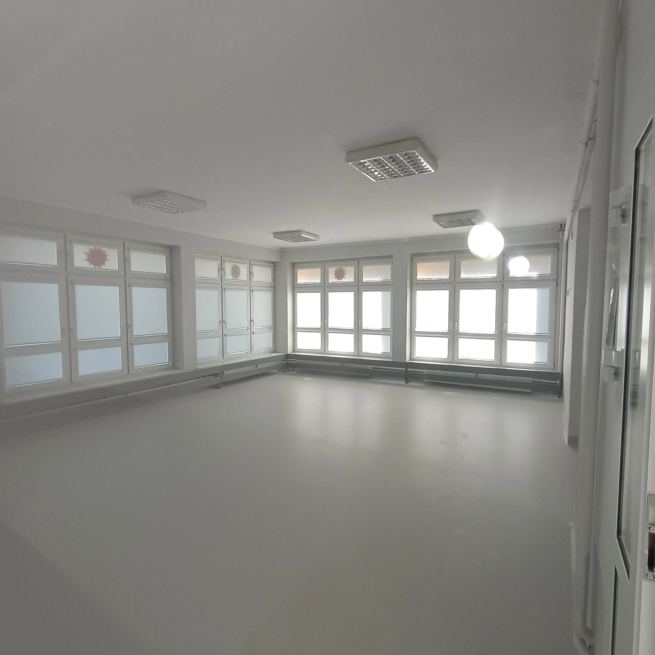 Rolety w kasecie wykonane na wymiar przez ANBO w Toruniu – realizacja 03
