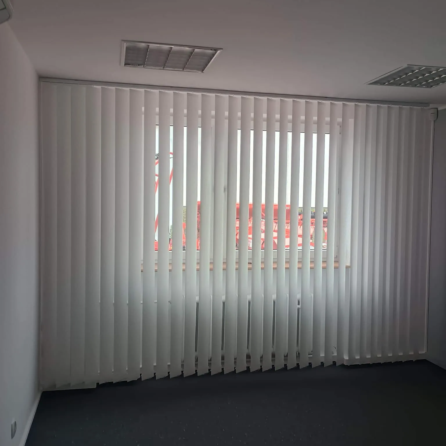 Verticale tkaninowe wykonane na wymiar przez ANBO w Toruniu – realizacja 03